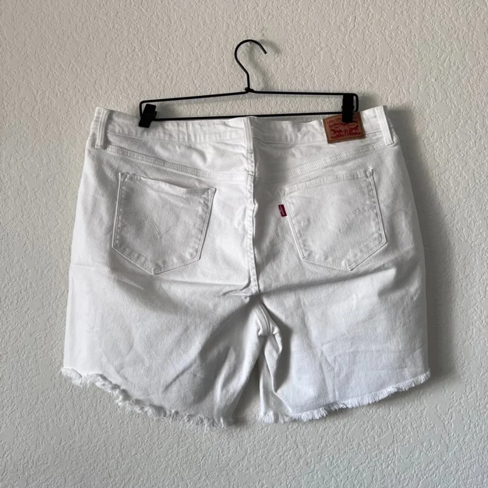 Levi’s Women’s White High Waist Denim Jean Shorts Plus Size 22W - Picture 5 of 11